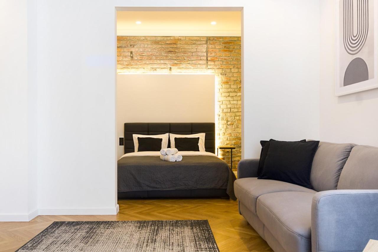 Apartment Wanderlust *